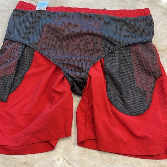 Columbia | Mesh Lined Swim Trunks‎ | Red | Men’s Large - Picture 12 of 13